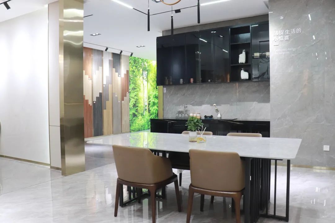 晉江鷹牌旗艦店｜緊跟時(shí)代步伐，以品牌力量制勝市場(chǎng)!(圖30)