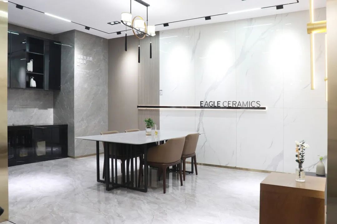 晉江鷹牌旗艦店｜緊跟時(shí)代步伐，以品牌力量制勝市場(chǎng)!(圖31)