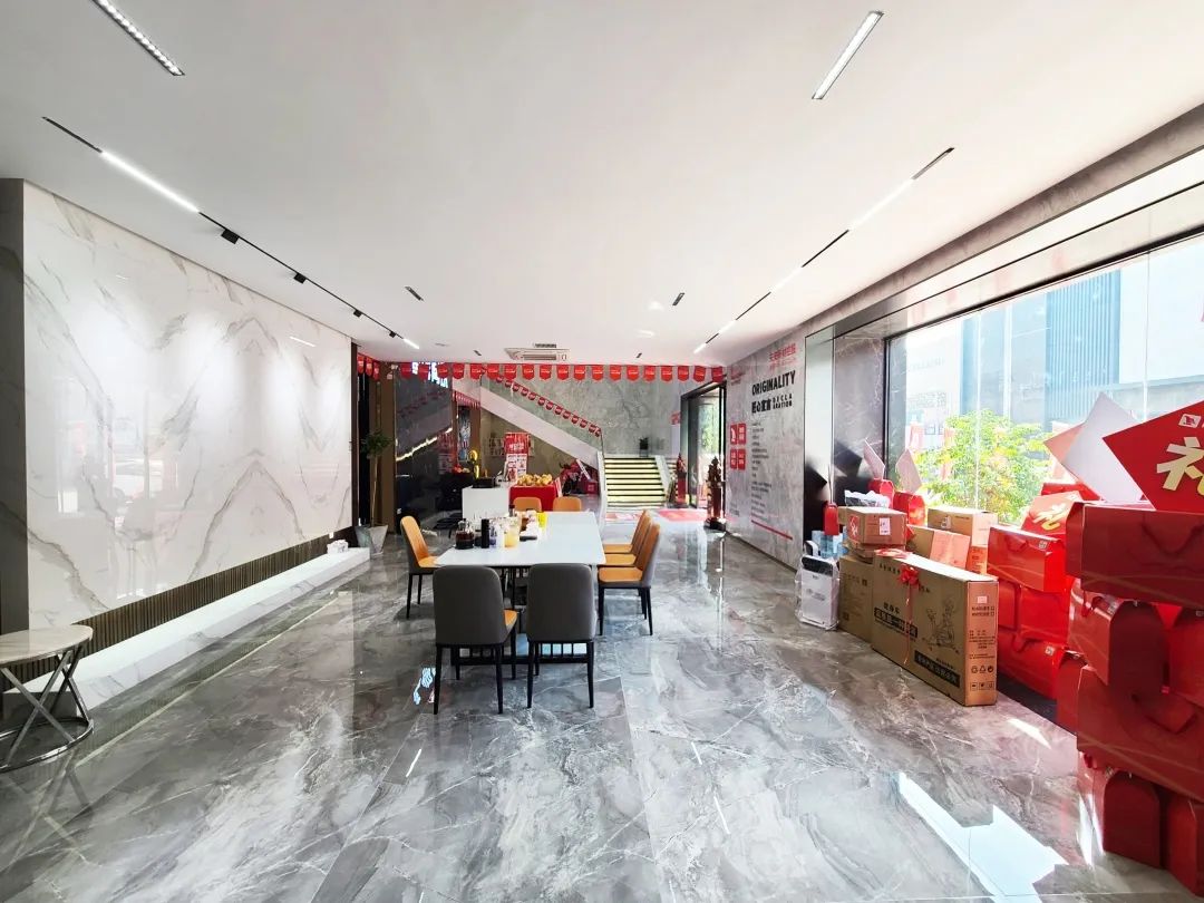 晉江鷹牌旗艦店｜緊跟時(shí)代步伐，以品牌力量制勝市場(chǎng)!(圖3)