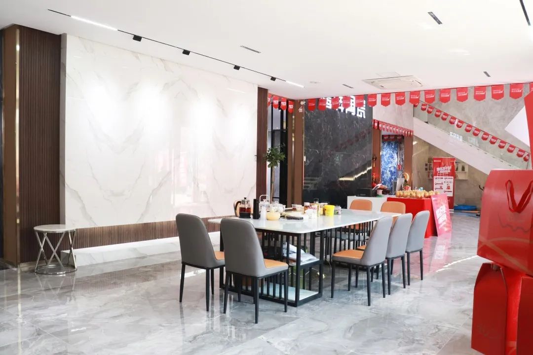 晉江鷹牌旗艦店｜緊跟時(shí)代步伐，以品牌力量制勝市場(chǎng)!(圖4)