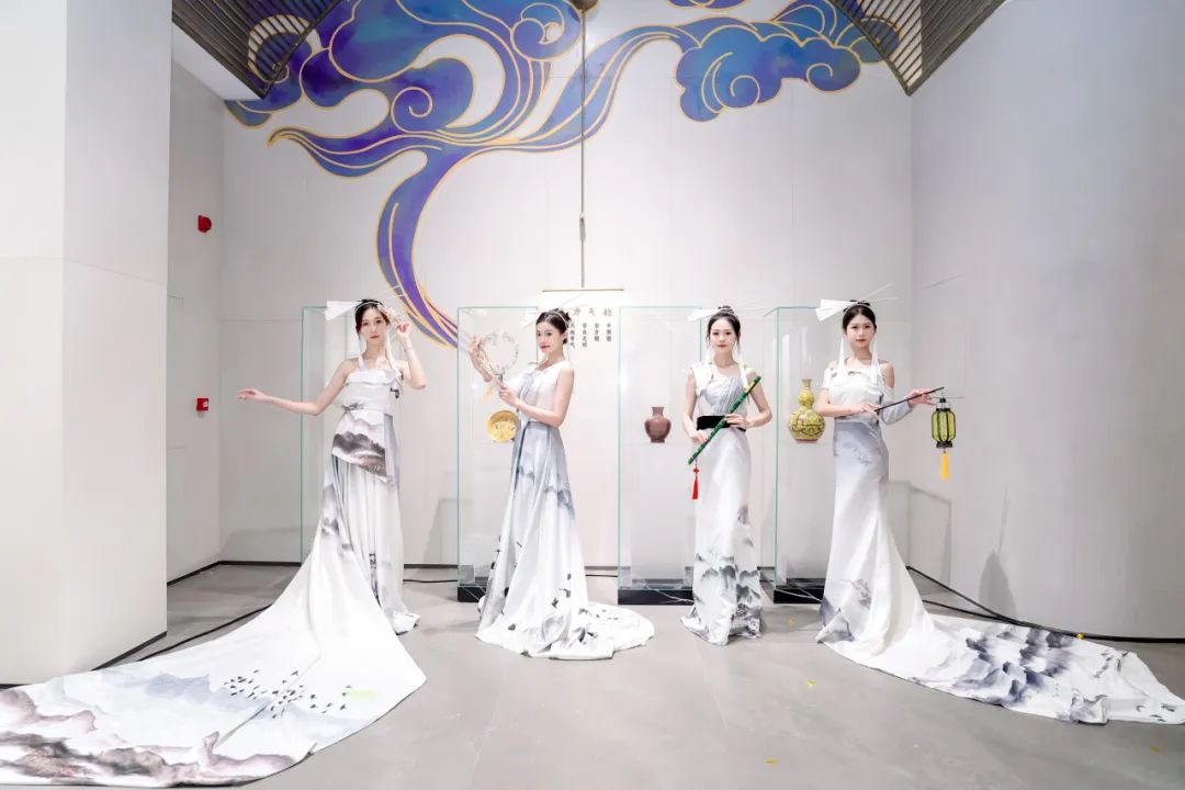 新鷹牌 創(chuàng)未來(lái)｜鷹牌新總部展廳盛大揭幕&中國(guó)瓷IP新品隆重上市！(圖24)