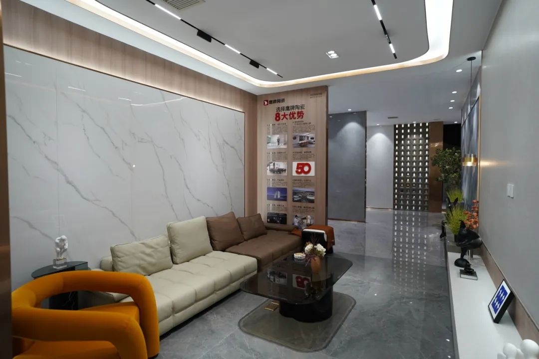 鷹牌50周年 門店風(fēng)采｜四川夾江鷹牌旗艦店，為品質(zhì)之家打造新典范！(圖12)