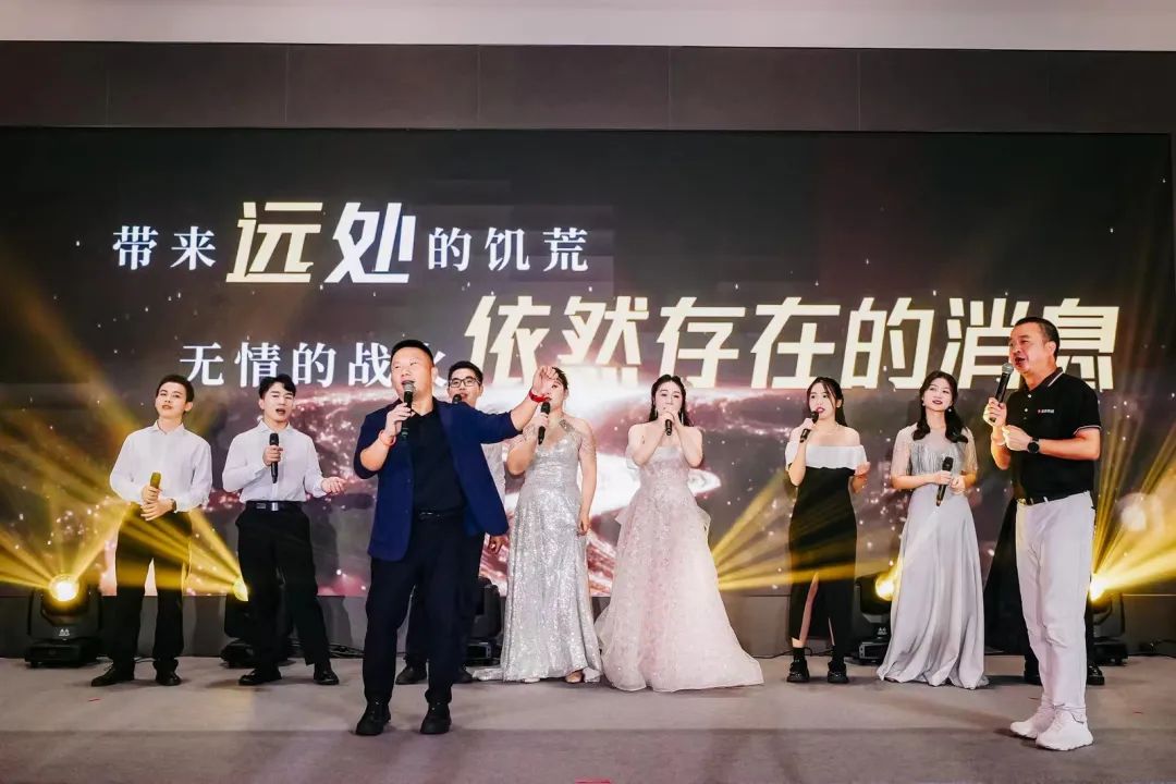 "芳華五十、筑夢(mèng)百年" ——鷹牌集團(tuán)五十周年青春音樂會(huì)圓滿舉行！(圖30)