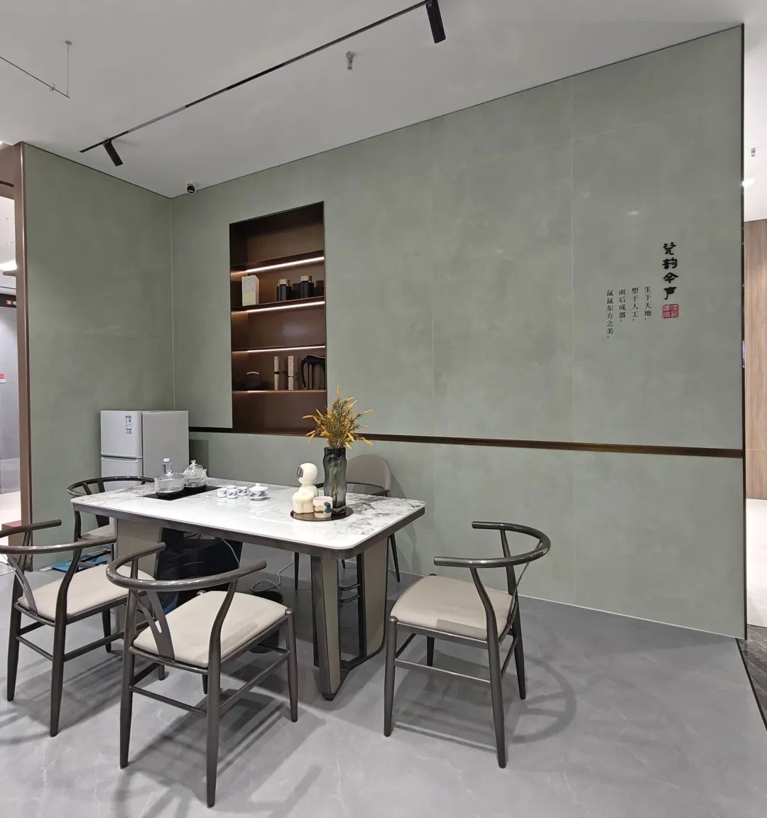 鷹牌50周年 門店風采｜河南駐馬店鷹牌旗艦店，讓雅致成為生活的底色(圖8)
